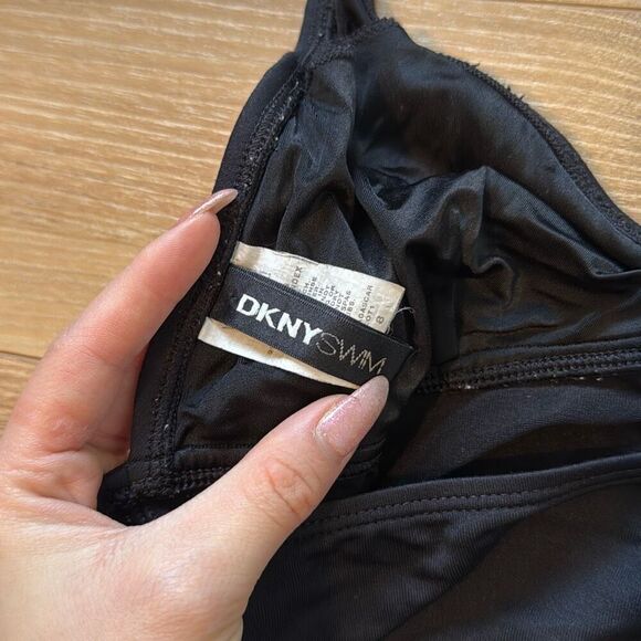 DKNY Vintage Swimwear Top size 8 with gold buckle - Picture 5 of 8